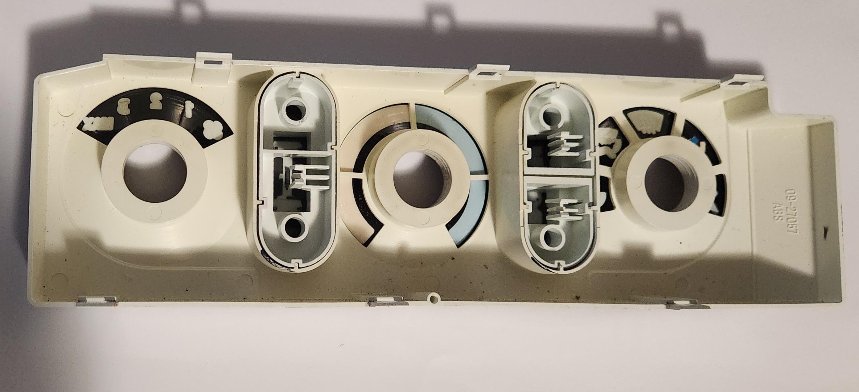 Air conditioner controls inner face