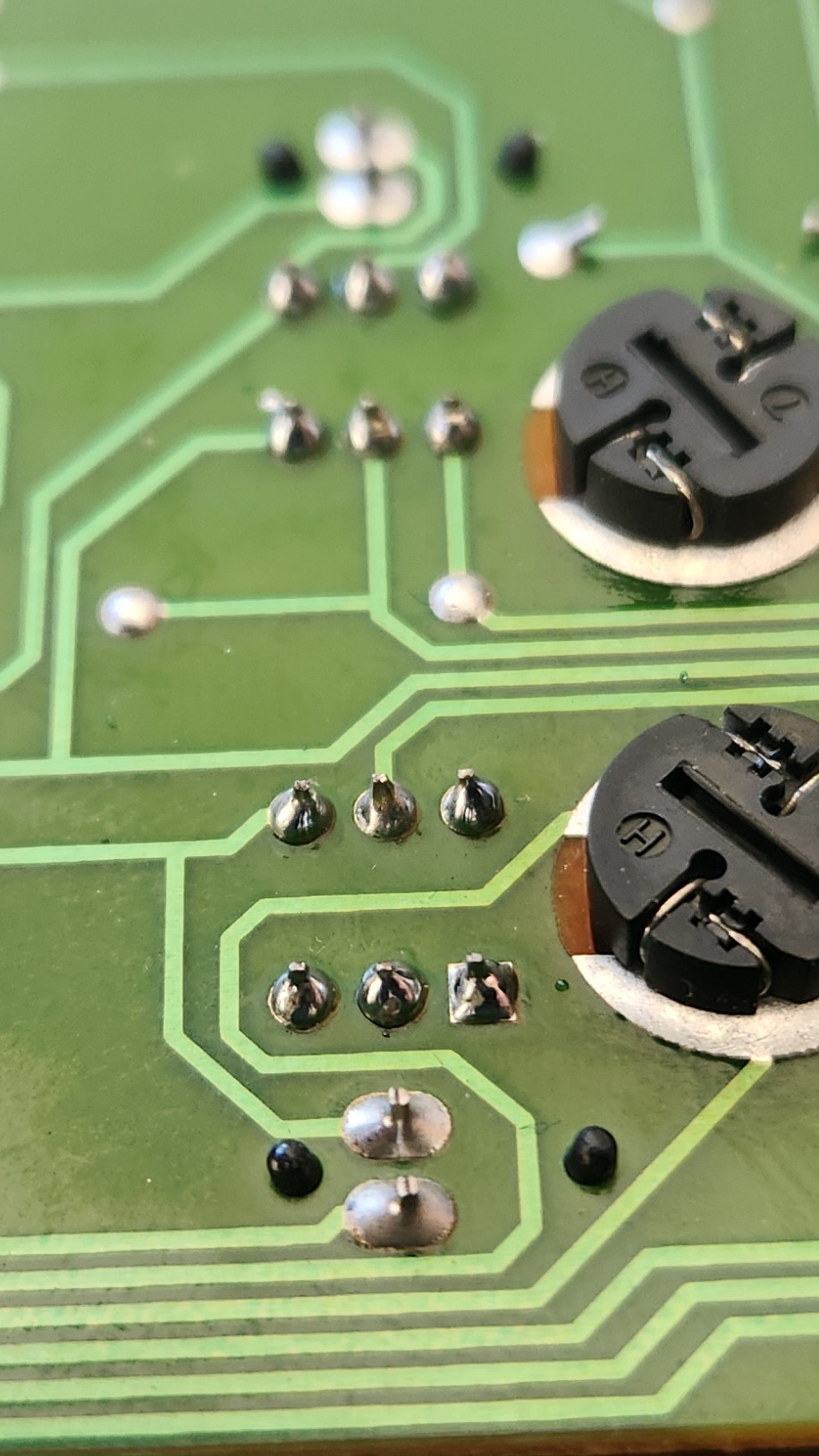 Fixed solder connections - AC Button