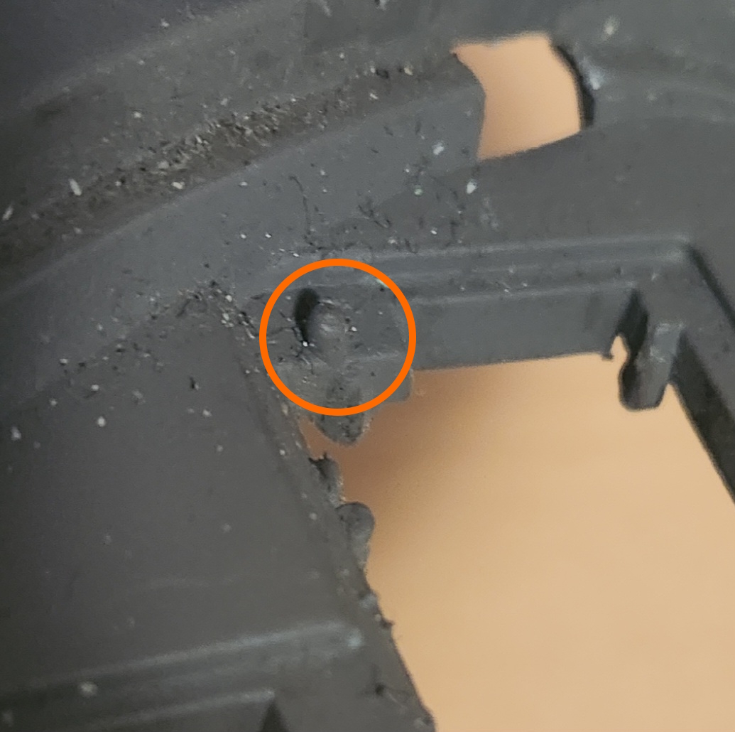 Centre console plastic notch