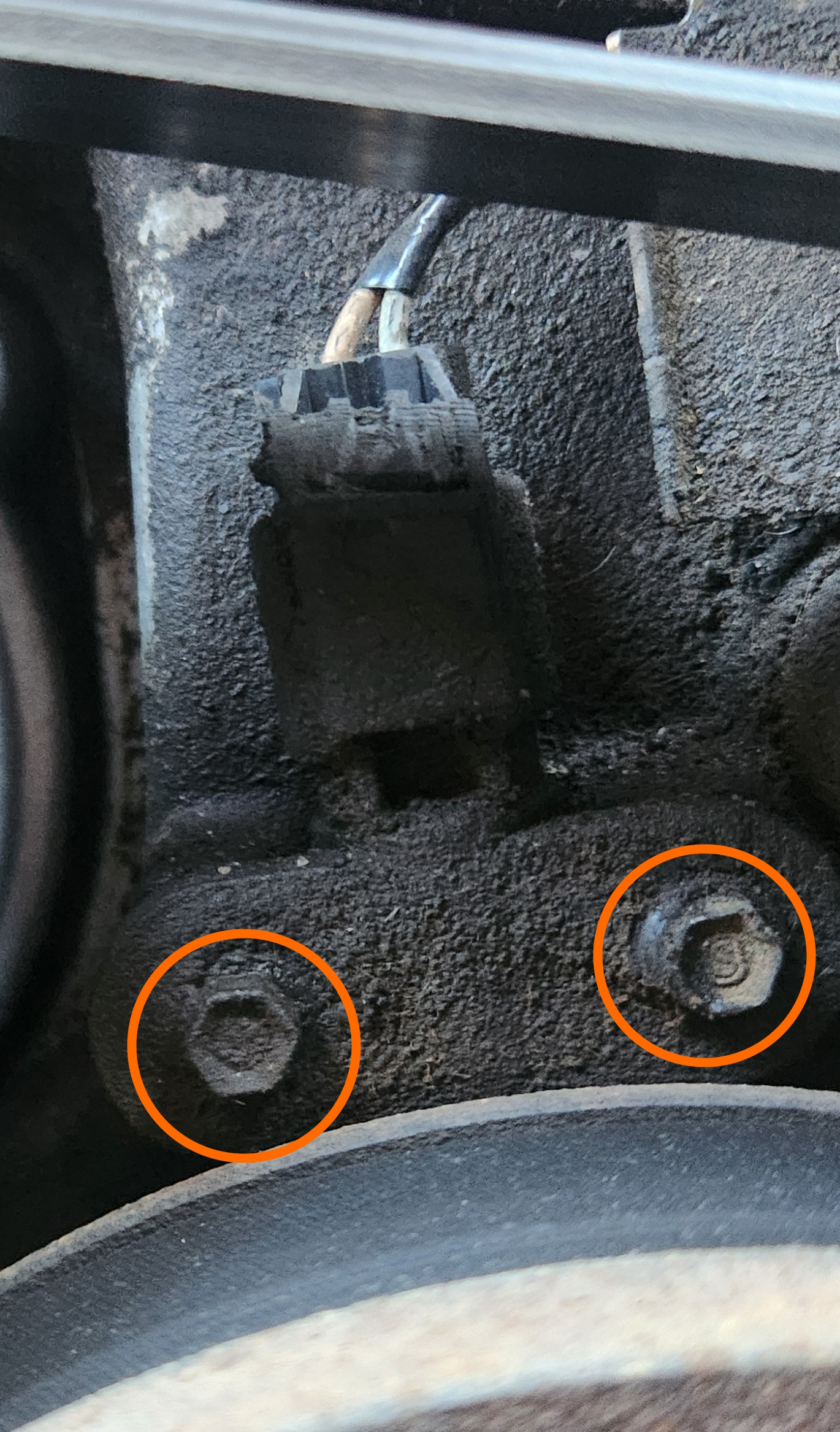 CAS plug housing bolt locations